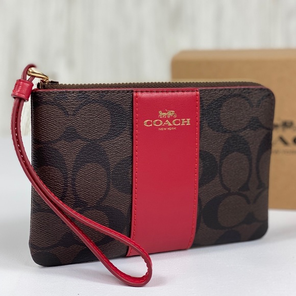 Coach Handbags - ❤️Coach Corner ZIP Wristlet Wallet